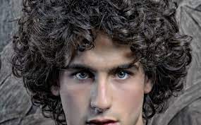 Coiffure homme cheveux bouclés : 1001 Idees Cheveux Boucles Homme Notre Grain De Sel En Tuto