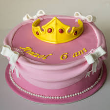Cake Design Gateau Personnalise En Pate A Sucre Sur Le Theme Aurore La Belle Au Bois Do Gateau Anniversaire Princesse Gateau Personnalise Dessert Anniversaire