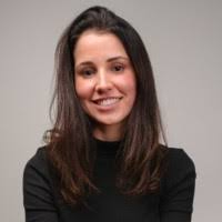 Alessandra Leal's Instagram, Twitter & Facebook