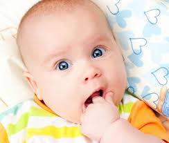 Wann, womit und wie fängst du an? Zahnen Bei Babys