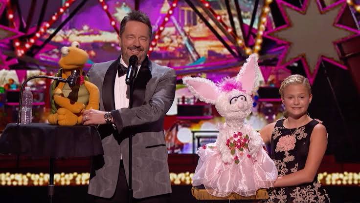 You don't want to miss Darci Lynne perform a duet with her idol Terry  Fator. Congrats Darci! | Howie Mandel | Facebook