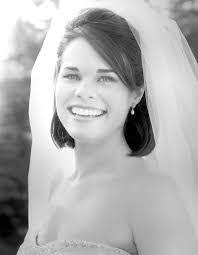 Lessie Barker's Instagram, Twitter & Facebook