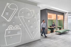 Ia Interior Architects And Studio O A Collaborate On Mcdonald S New Chicago Headquarters Interior Architect Meeting Room Design Interior