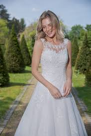 Discover vera wang's iconic wedding dresses. Brautkleid B2035 Von Amera Vera Auf Ja De