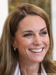 The Princess Mixes Old & New Styles for Hospital and Garden Visit