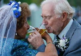 Alzheimer's caregiver finds social outlet at Las Vegas Farmers Market