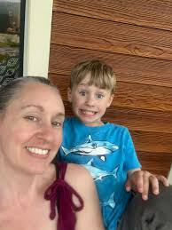 Elizabeth Cleary დაამატა ახალი ფოტო.