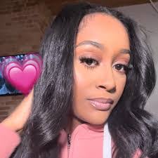 Dana Cross's Instagram, Twitter & Facebook