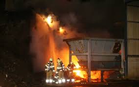 There are those who push the limits. Flinke Brand In Grote Afvalberg In Den Bosch Afvalgids