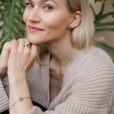 Lumoava Daisy Earrings with Black Stones, Silver