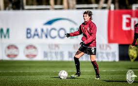 Le giallorosse stasera combattono per portare a casa il primo trofeo della storia del club, ad eccezione dei due campionati primavera vinti dalle giallorosse. Report Milan Sassuolo 0 0 Coppa Italia Femminile 2020 21 Ac Milan