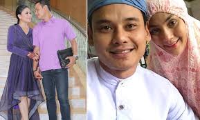 Selamat menimang cahaya mata pertama hasil perkahwinan dengan suami iaitu pelakon aidil aziz, fasha sandha. Sudah 3 Tahun Jadi Ibu Tunggal Terlupa Ada Suami Di Sebelah Semasa Bangun Tidur Fasha Sandha My Cms
