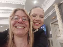 Teenager urges kids to get their heads out of screens and spend more time  with their parents