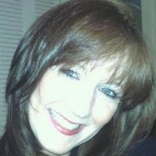 Lori Horrell's Instagram, Twitter & Facebook