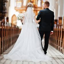 Taking photo of mother and daughter. How To Take Great Wedding Photos On A Smartphone