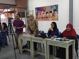 I think should be more than ten years. Perkongsian Pak21 Di Smk Convent Jalan Peel