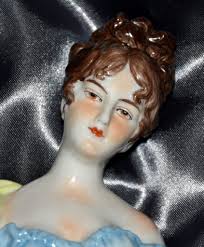 Madame Recamier 20 x 13 x 25 cm, Prof. Otto Poertzel, Porzellanmanufaktur  Scheibe-Alsbach