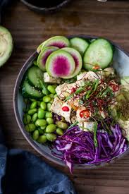 Vegetarian Poke Bowl Made With Tofu Served Over Brown Rice Or Kelp Noodles With Avocado Cucumber Radish And Citrus Poke Bowl Recipe Bowls Recipe Poke Bowl