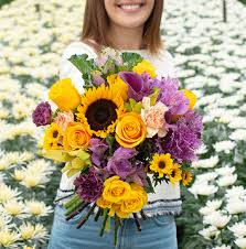 Absolutely fresh flowers all our flowers and roses are cut specially for you, your loved one or special event. Best Monthly Flower Delivery Gifs Gfycat