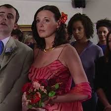 Suranne jones became acquainted with freelance screenwriter and former magazine editor laurence akers in 2013 at the wedding of her friend, actress sally lindsay, and drummer steve white. Suranne Jones Teases Return To Coronation Street Cast Daily Star