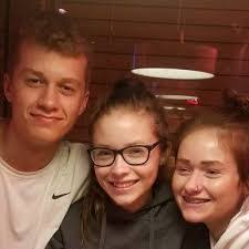 Lisa Hagle's Instagram, Twitter & Facebook