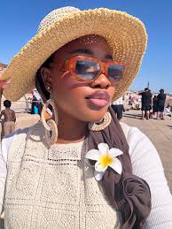 Alhamdulillah for another year🙏 Planned birthday for 3months just to end  up wearing pyjamas..Lmao 😂😂 Mini cake: @teeemahcakes • • • #explore  #birthday #diy #february #feb4