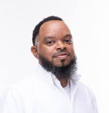 📸 Cast Spotlight: LeAnne Gault as Christina Drayton! 🎭✨ Meet LeAnne Doss  Gault, an accomplished actress and theatre veteran bringing Christina  Drayton to life in Guess Who's Coming to Dinner! A past