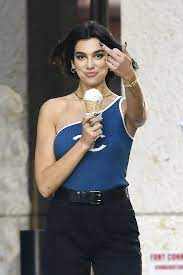 The Finger Dualipa Dua Celebs Lipa