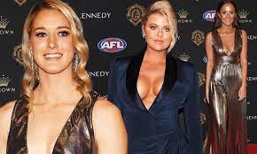 Furthermore, as a boxer, tayla had five professional fight out of which she won 4 fights and draw 1. Afl Brownlow Medal Tayla Harris Aflw Flaunts Her Cleavage And Intricate Chest Tattoo Daily Mail Online