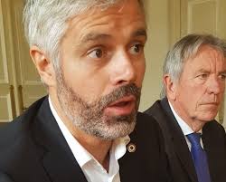 Il intègre d'abord l'ecole normale supérieure, et se spécialise en histoire. Haute Savoie Deux Jours Au Pays Du Mont Blanc Pour Laurent Wauquiez