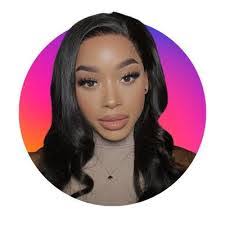 Maria Safi's Instagram, Twitter & Facebook