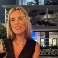 Anna Whittington's Instagram, Twitter & Facebook