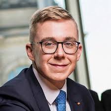 Aug 07, 2020 · news: Philipp Amthor Posiert Mit Neonazis Cdu Politiker Erklart Sich Stern De