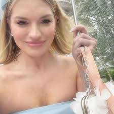 Karen Darlington's Instagram, Twitter & Facebook