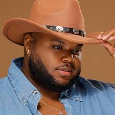 Raven Higgins's Instagram, Twitter & Facebook