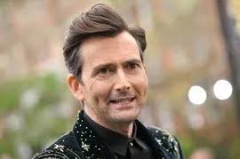 Hugh Bonneville back to winning ways following critical mauling