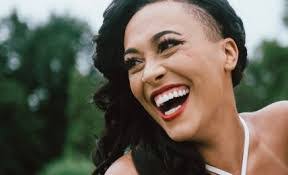 Andrea Irving's Instagram, Twitter & Facebook