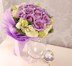 Here are some flower hacks that'll teach you how to make flowers last longer, and more. Tips On Keeping Your Flower Centerpieces Fresh Weddingelation