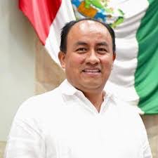 Reyna Suarez's Instagram, Twitter & Facebook