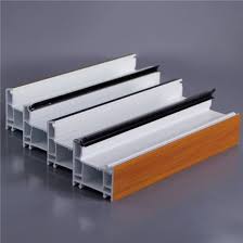 الصين خشبية اللون مغلفة Upvc Pvc نوافذ الأبواب الشخصية نافذة بلاستيكية من الصين على Topchinasupplier Com