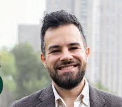 Kevin Lambright's Instagram, Twitter & Facebook