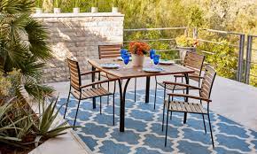How To Keep Outdoor Area Rugs Looking New | Overstock.com