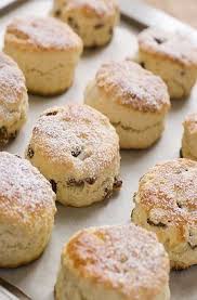 Hummm Scones Aux Raisins Secs La Recette Du 6 Mars Sur Un Jour Une Recette Recette Recette Scones Recette Alimentation
