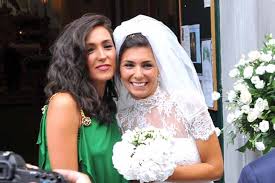 La bella conduttrice della rai, caterina balivo (anni 34) il 30 agosto ha convolato a giuste nozze con il finanziere guido maria brera (anni 45) a capri. Caterina Balivo A Nozze Della Sorella Francesca Gossip