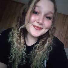 I'm new to being informed about how harmful dyes are, my partner and I want  to go dye free but are kind of stuck in how to get started- any tips or