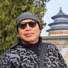 STAY AWAY FROM PEOPLE WHO BELITTLE YOU IN A PLAYFUL WAY, THAT SHADE BE  JEALOUSY. This subtle yet insidious behavior is a red flag, masking a  deeper intent to erode your confidence,