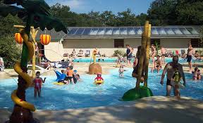 Camping familial, le chm montalivet dispose d'un club enfants ainsi qu'un club ados, dont les activités sont catégorisées par classe d'âge. Camping Vendays Montalivet 8 Campings Et 37 Aux Alentours Toocamp