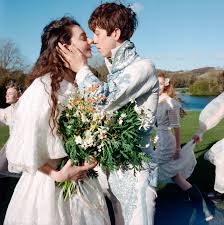 Gift registry ideas for wedding. The 24 Best Places To Register For A Wedding In 2021 Vogue