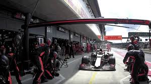 Legg merke til hvordan teknikken og pit stop speed har utviklet seg siden 1950. Behold The Fastest Formula One Pit Stop Ever