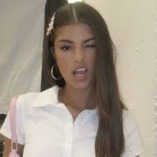 𝑻𝒉𝒆 𝑲𝒊𝒎 𝑭𝒂𝒎𝒊𝒍𝒚